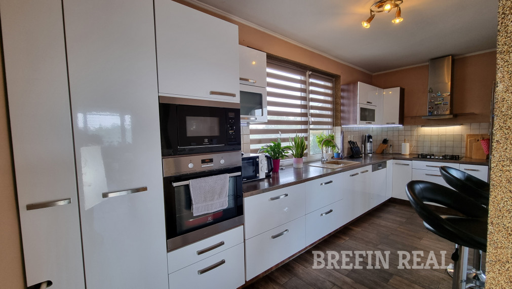 BREFIN REAL / REZERVOVANÉ - DOM za cenu BYTU-Priestranný (302 m2) 5 izb. RD, pozemok 400 m2, garáž